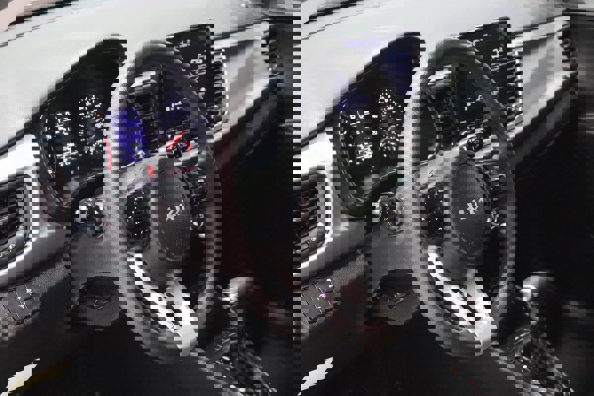 Used 2022 Kia Rio S image 12