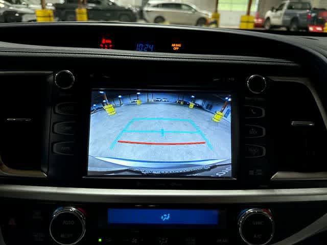 Certified 2017 Toyota Highlander XLE FWD image 27