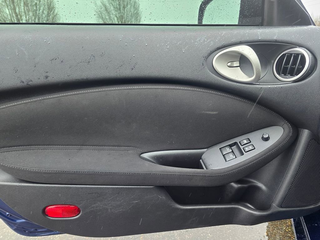 Used 2019 Nissan 370Z Coupe RWD image 13