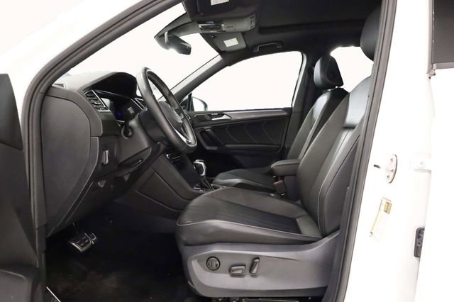 Used 2023 Volkswagen Tiguan SE R-Line image 13