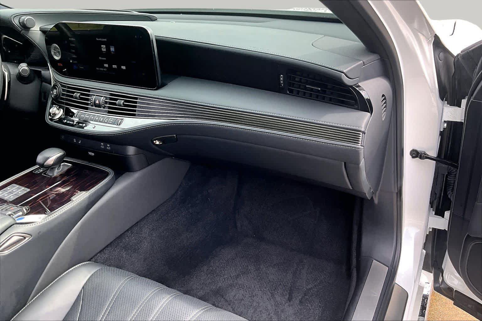 Certified 2024 Lexus LS 500 w/ Interior Upgrade Package RWD image 18