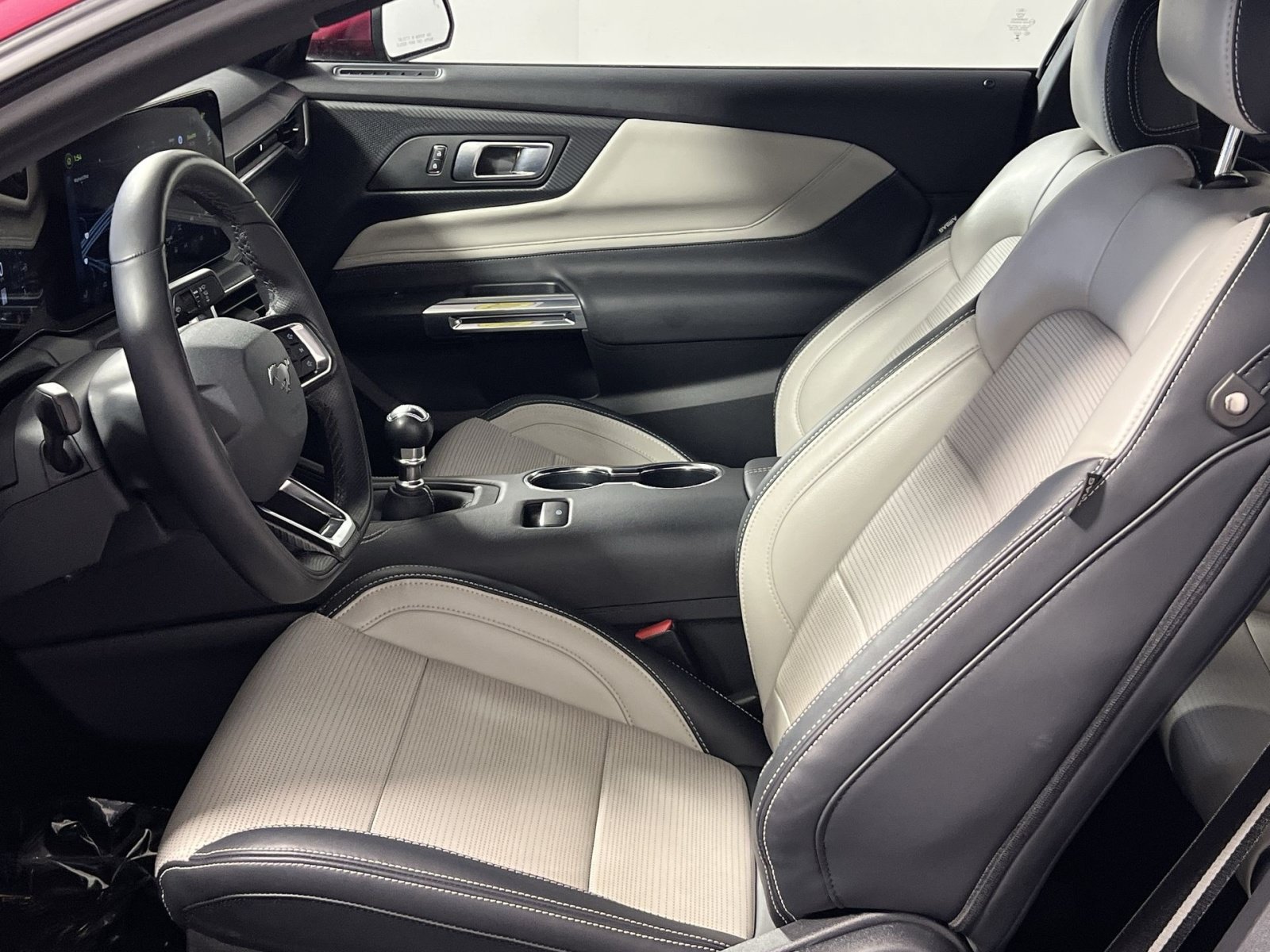 Used 2025 Ford Mustang GT Premium RWD image 14