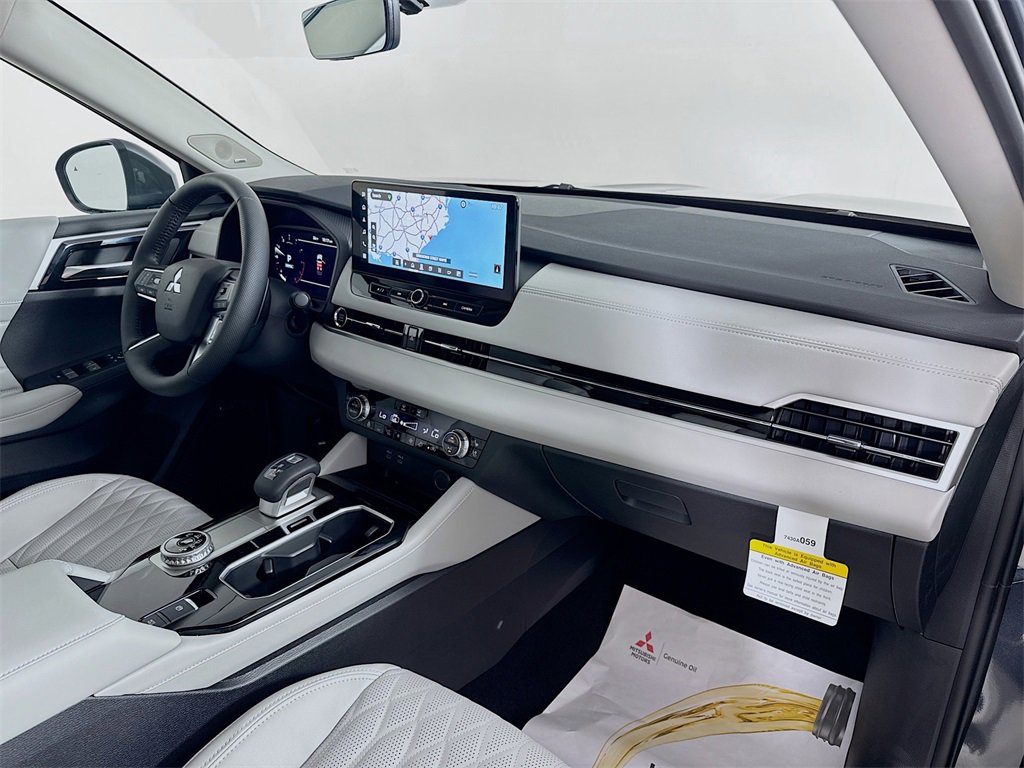New 2025 Mitsubishi Outlander SEL image 31