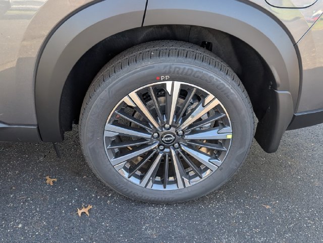 New 2026 Nissan Pathfinder Platinum AWD/4WD image 22