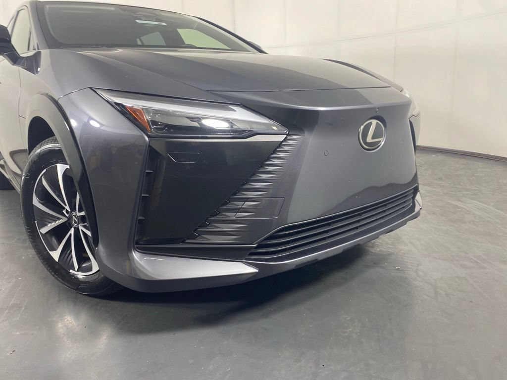 Certified 2023 Lexus RZ 450e Premium w/ Accessory Package (P5) AWD/4WD image 4