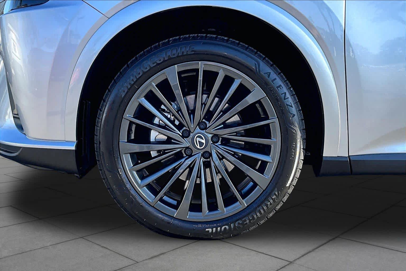 Used 2026 Lexus RX 350h w/ Convenience Package AWD/4WD image 10