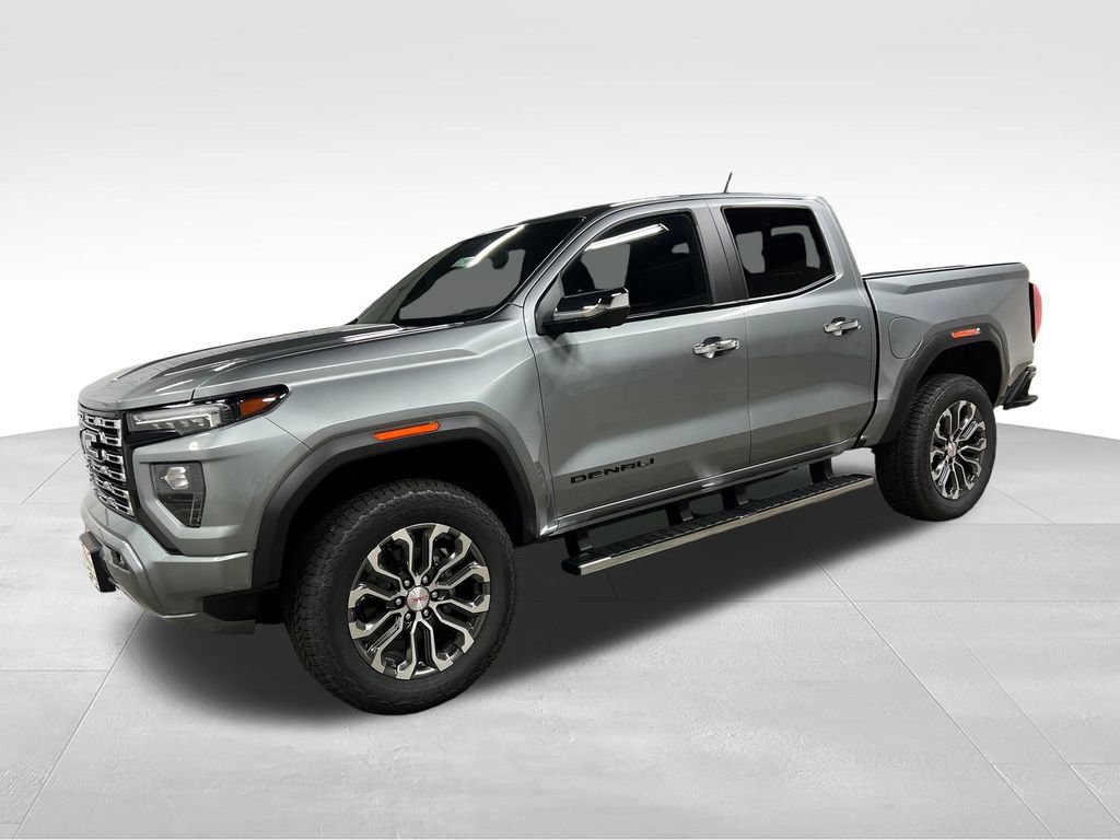 New 2026 GMC Canyon Denali w/ LPO, Black Badging Package AWD/4WD image 4