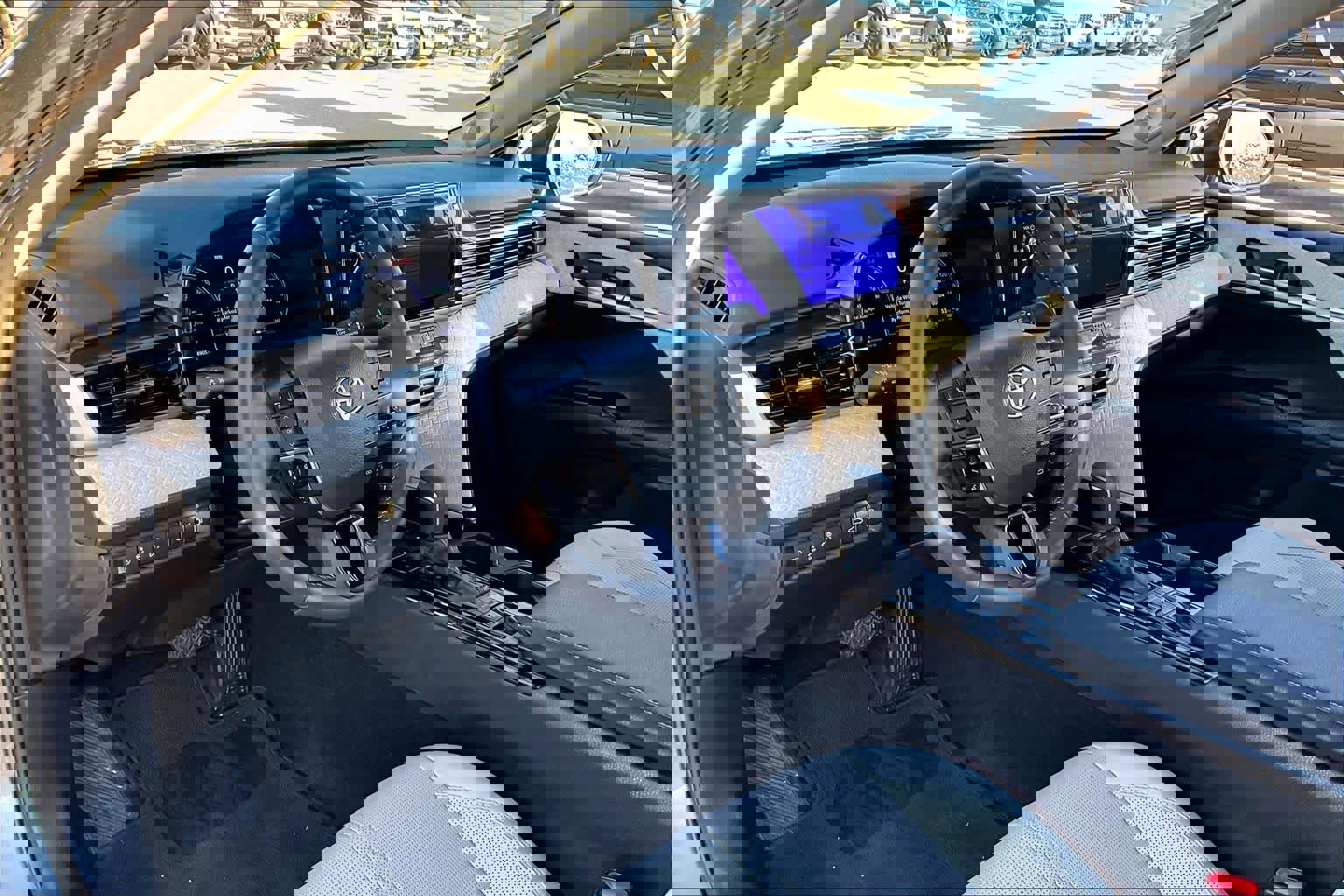 Used 2025 Toyota Camry XLE image 18