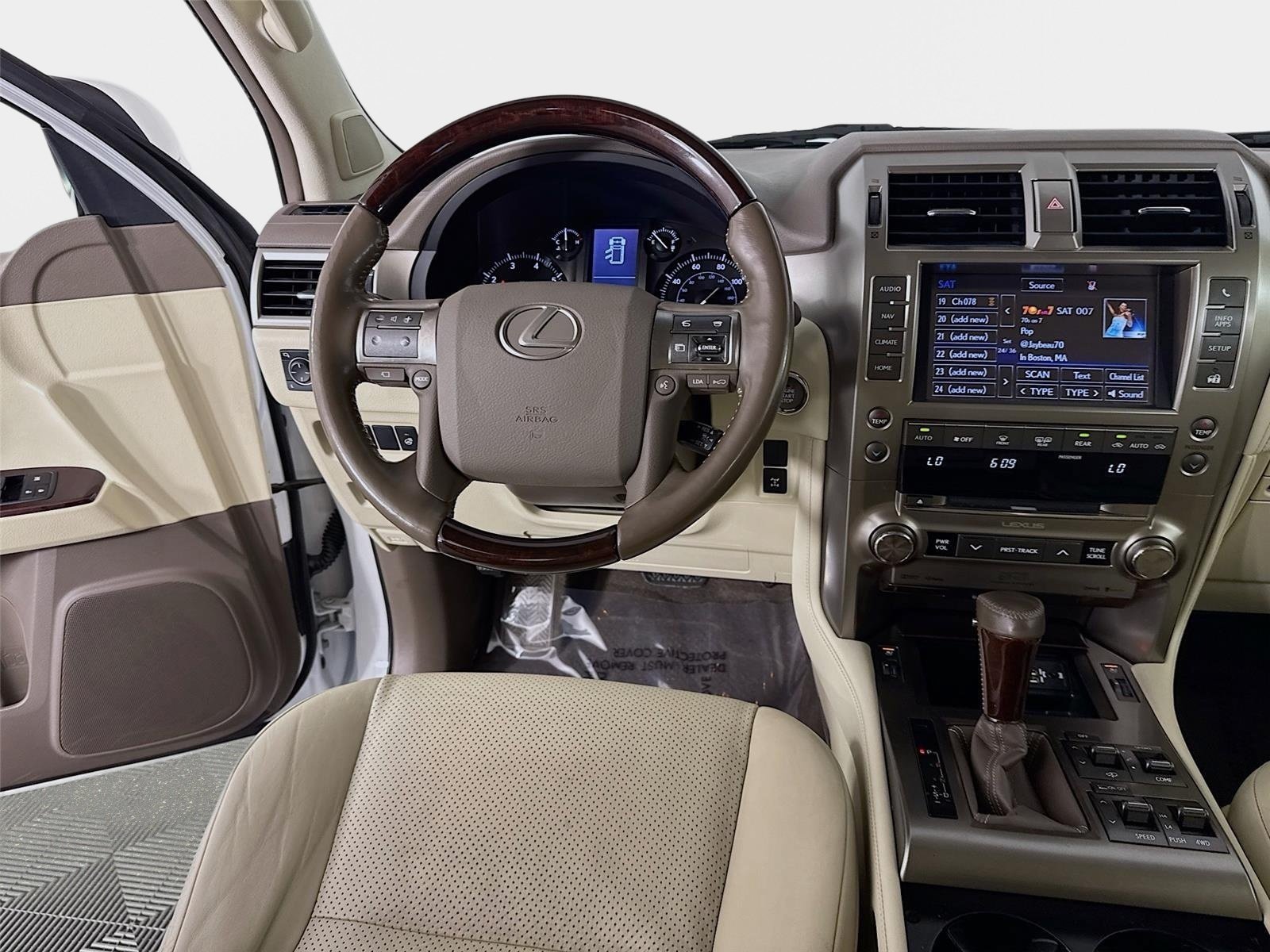 Used 2017 Lexus GX 460 Luxury AWD/4WD image 24