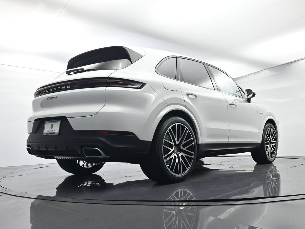 Certified 2026 Porsche Cayenne E-Hybrid AWD/4WD image 47
