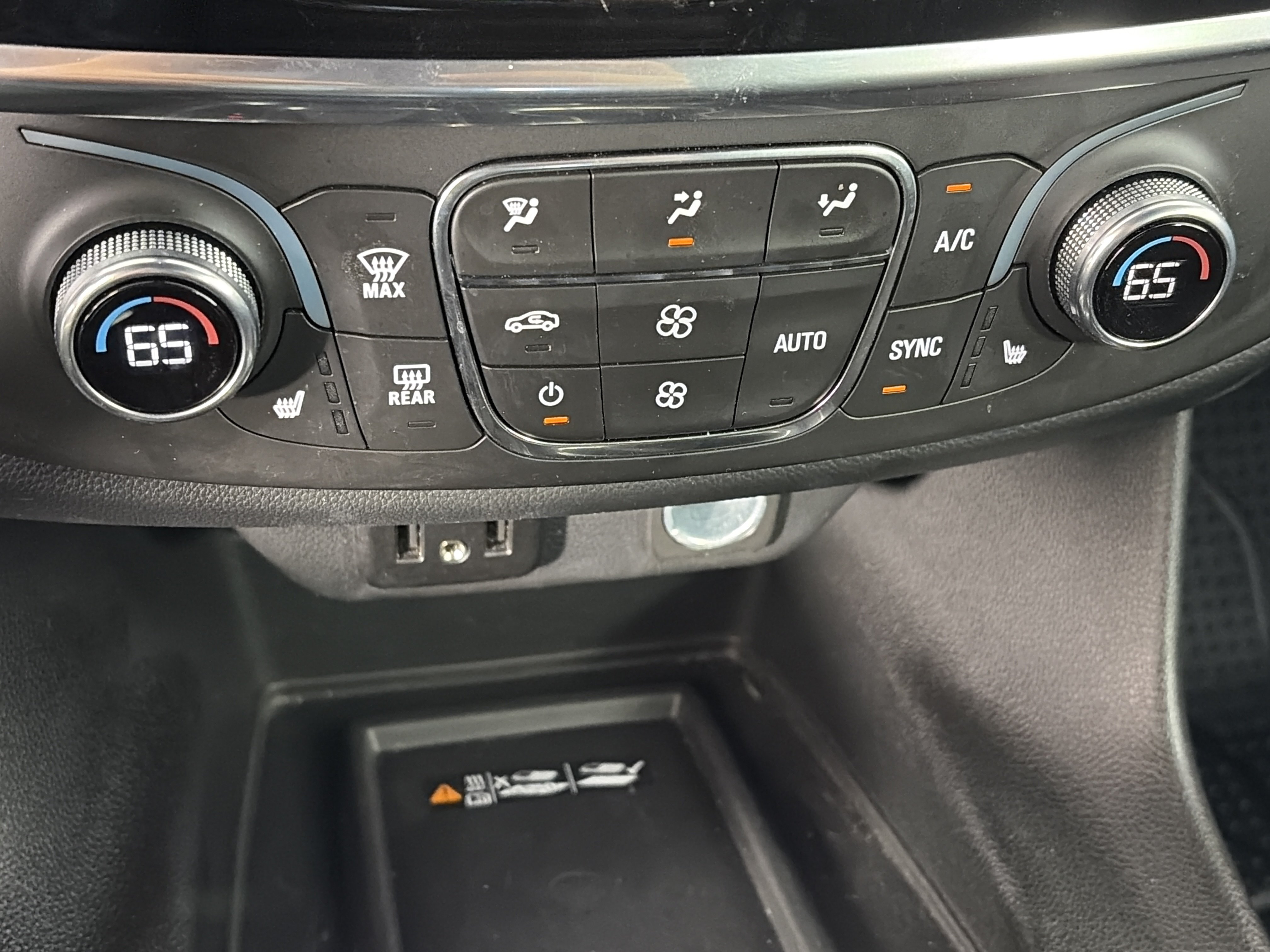 Used 2023 Chevrolet Traverse LT w/ LPO, Floor Liner Package AWD/4WD image 25
