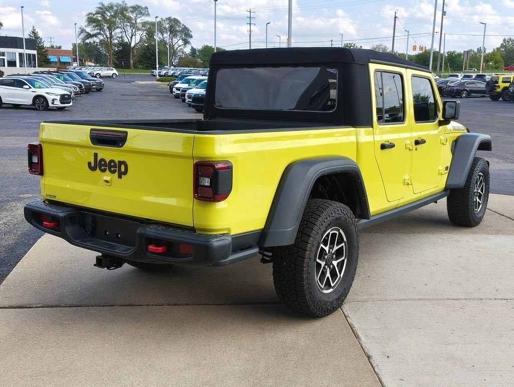 Used 2024 Jeep Gladiator Rubicon w/ Technology Group AWD/4WD image 18