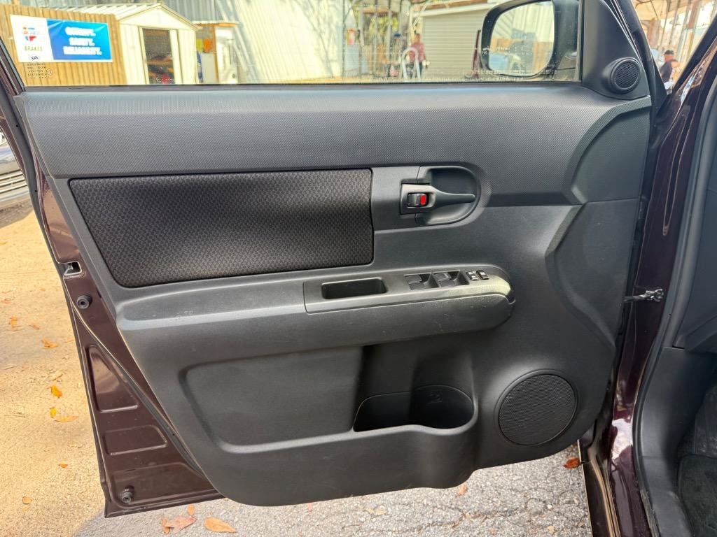 Used 2010 Scion xB FWD image 19