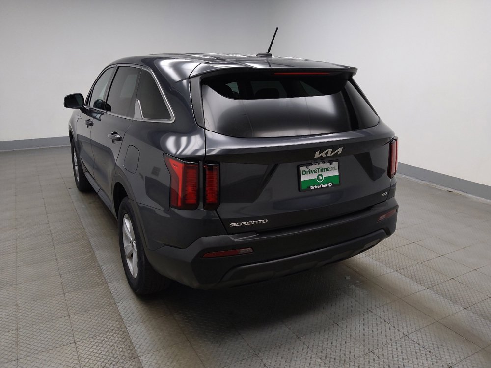 Used 2023 Kia Sorento LX AWD/4WD image 5