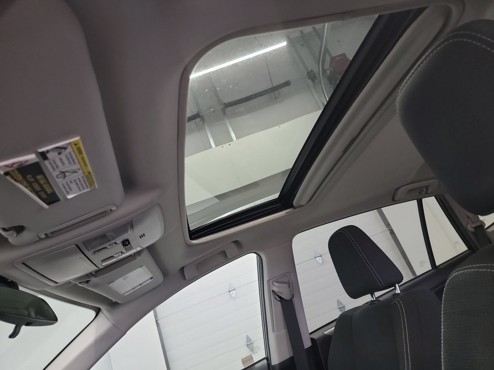 Used 2018 Toyota RAV4 XLE FWD image 24