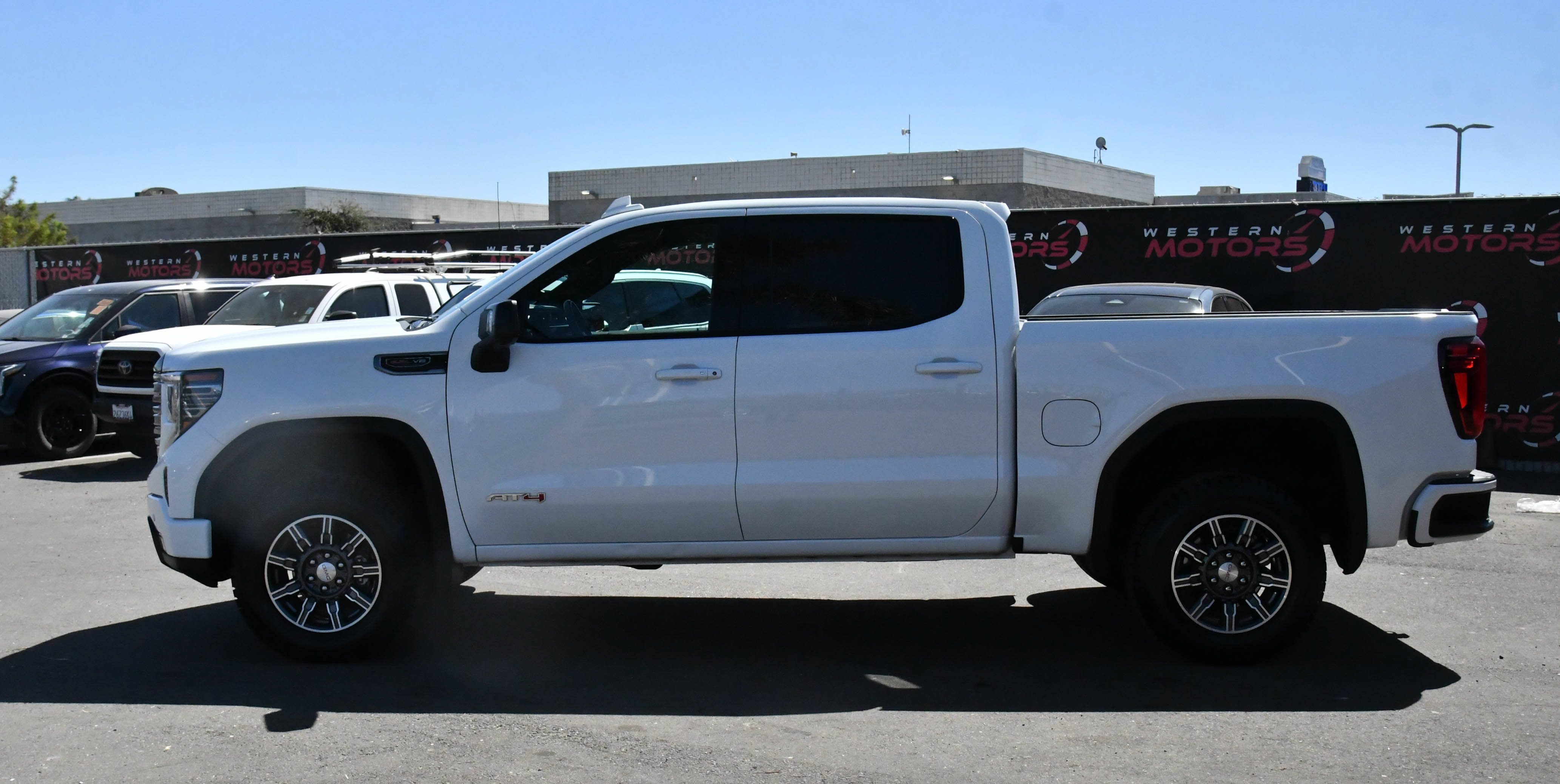 Used 2025 GMC Sierra 1500 AT4 AWD/4WD image 4