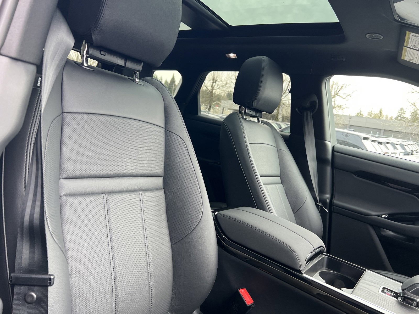 New 2025 Land Rover Range Rover Evoque Dynamic SE image 14