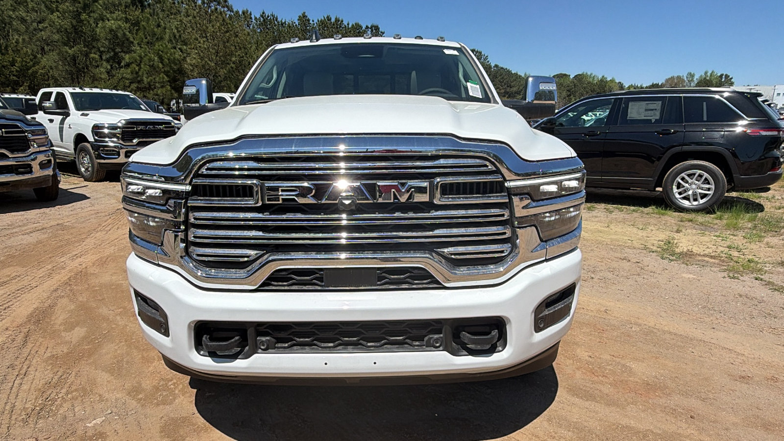 New 2026 RAM 2500 Laramie AWD/4WD image 3