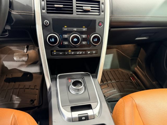 Used 2016 Land Rover Discovery Sport HSE Luxury AWD/4WD image 17