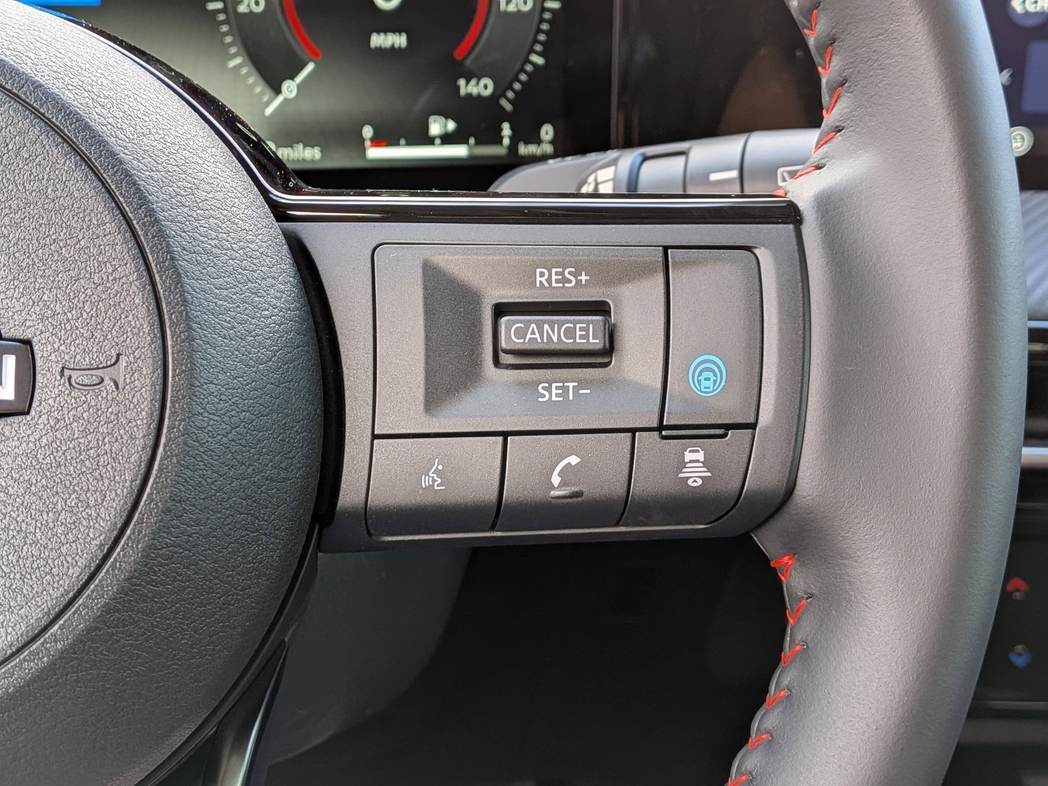 New 2026 Nissan Kicks SR FWD image 17