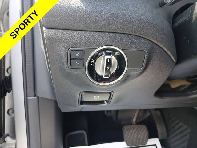 Used 2018 Mercedes-Benz GLA 250 4MATIC image 37