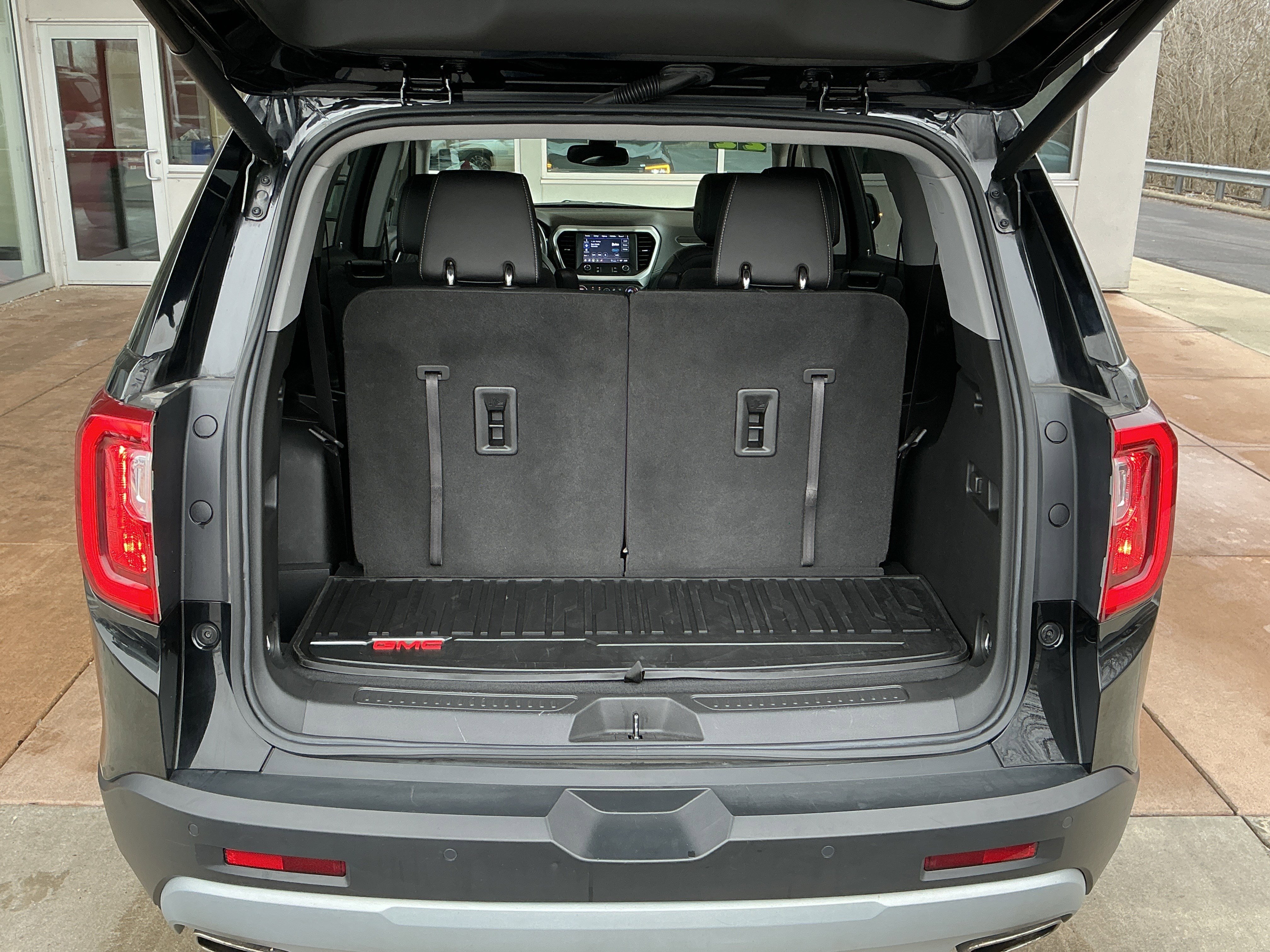 Used 2022 GMC Acadia SLT w/ Preferred Package image 24