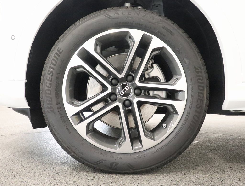 New 2025 Audi Q5 Premium w/ Convenience Package image 5