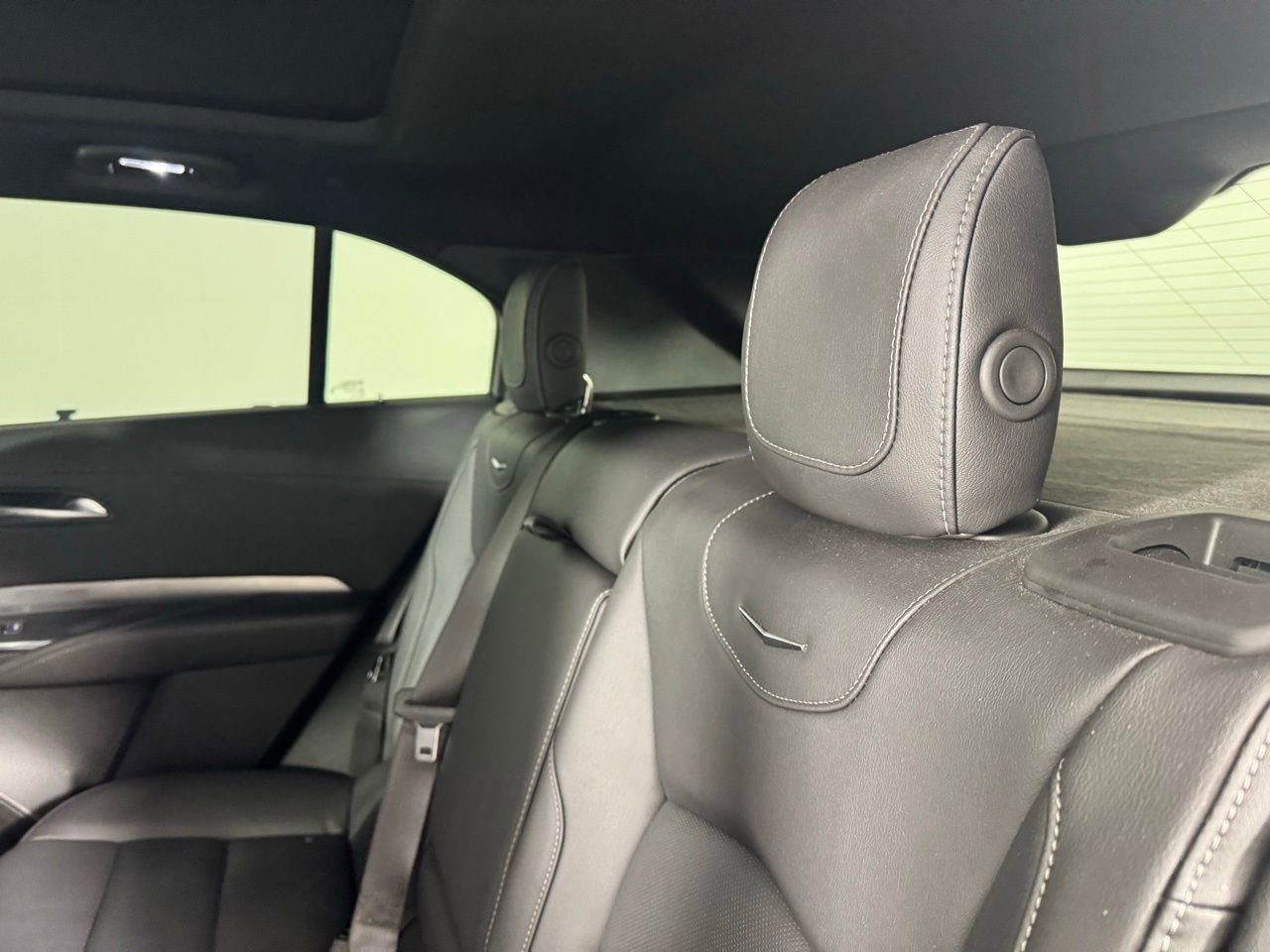 Used 2025 Cadillac XT4 Premium Luxury image 26