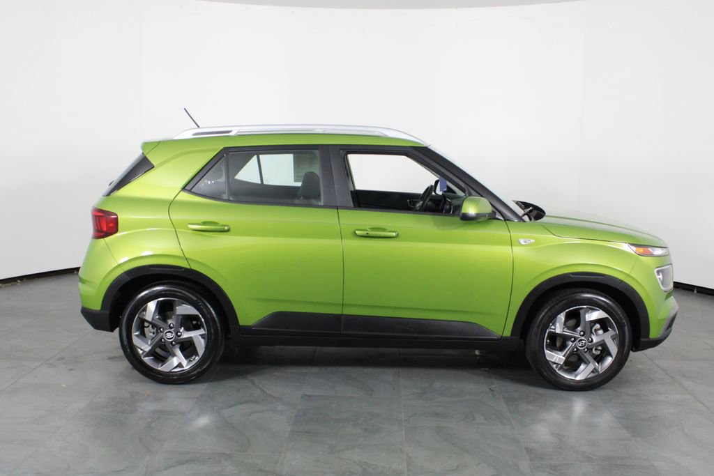 Certified 2024 Hyundai Venue SEL image 14