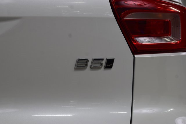 Used 2025 Volvo XC40 B5 Plus image 21