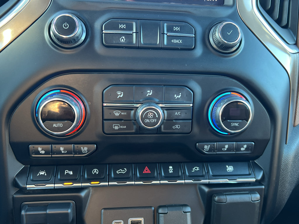 Used 2021 Chevrolet Silverado 1500 High Country w/ Technology Package AWD/4WD image 30