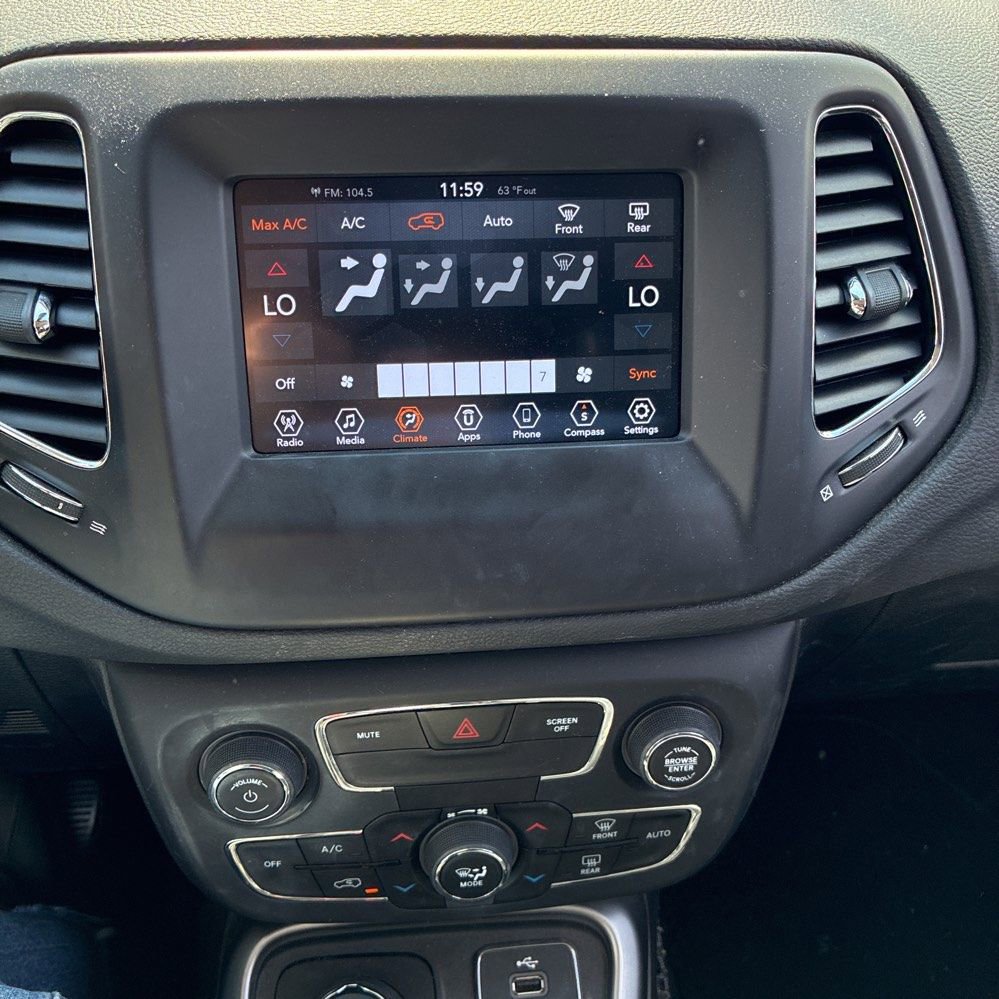 Used 2019 Jeep Compass Latitude AWD/4WD image 14