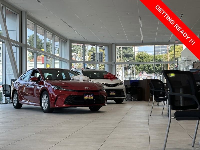 Used 2023 Toyota RAV4 XLE image 10