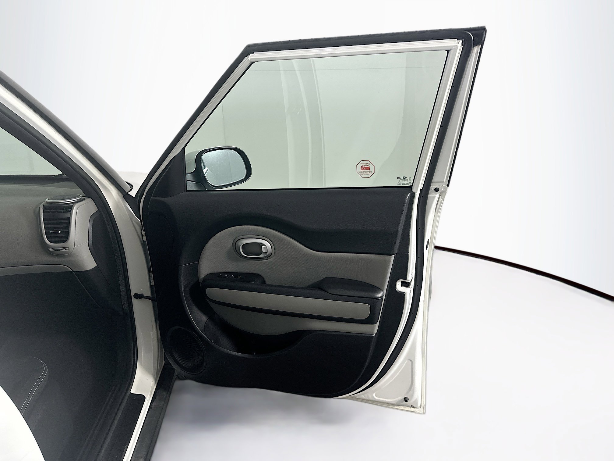 Used 2016 Kia Soul + image 31