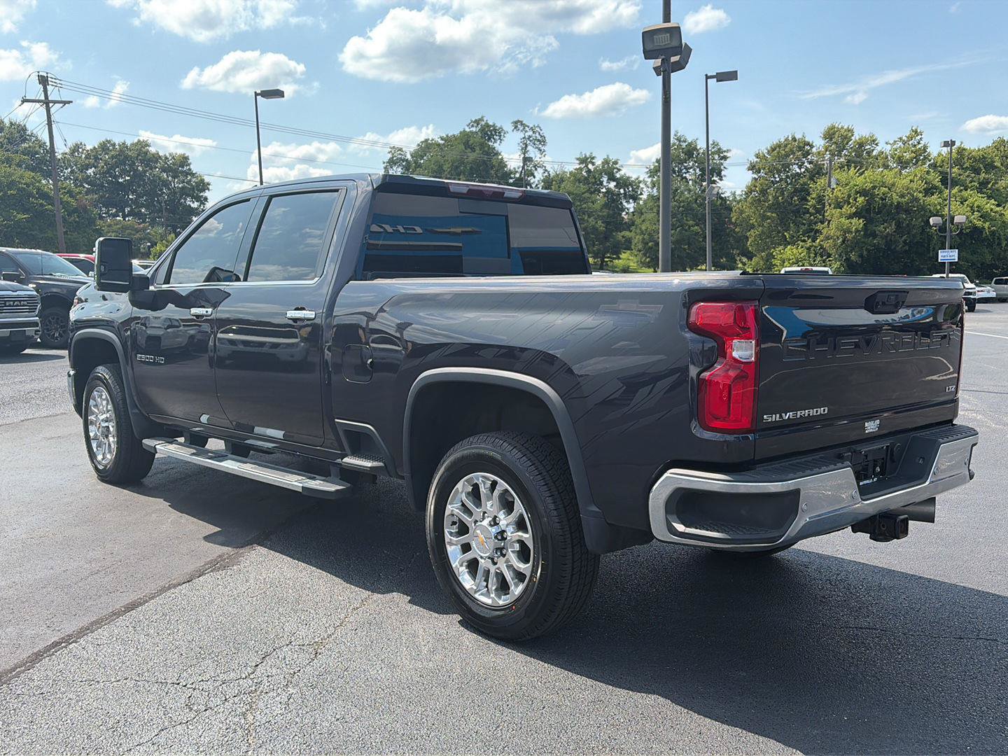Used 2024 Chevrolet Silverado 2500 LTZ w/ LTZ Convenience Package AWD/4WD image 3
