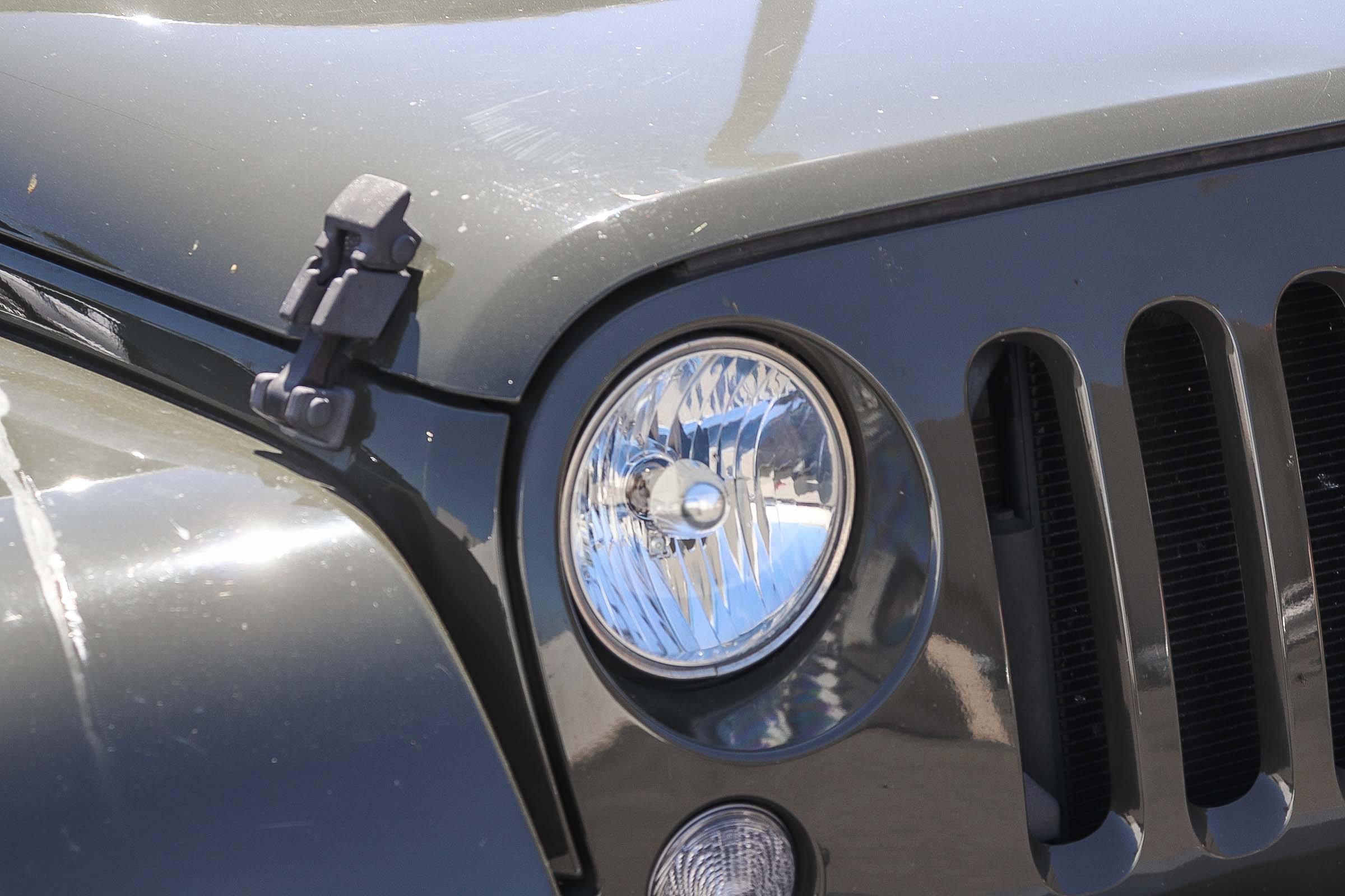 Used 2015 Jeep Wrangler Unlimited Sahara w/ Connectivity Group image 5