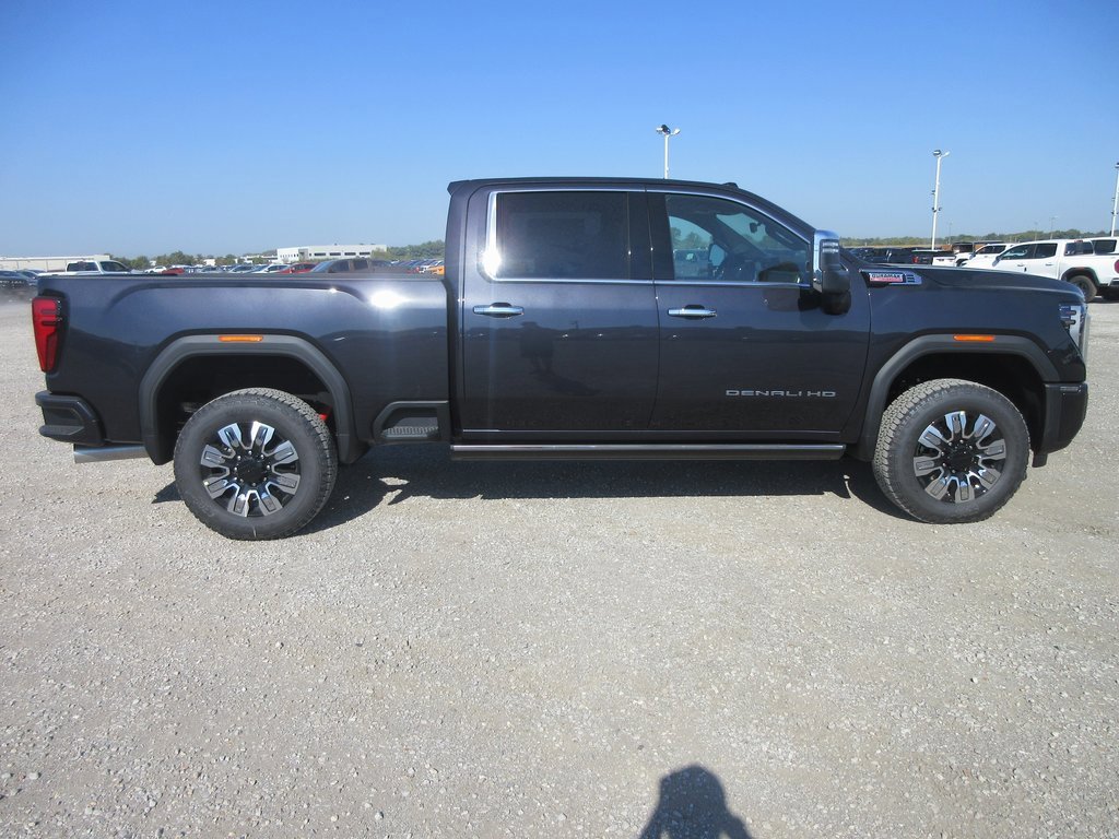 New 2026 GMC Sierra 2500 Denali w/ Denali Reserve Package image 3