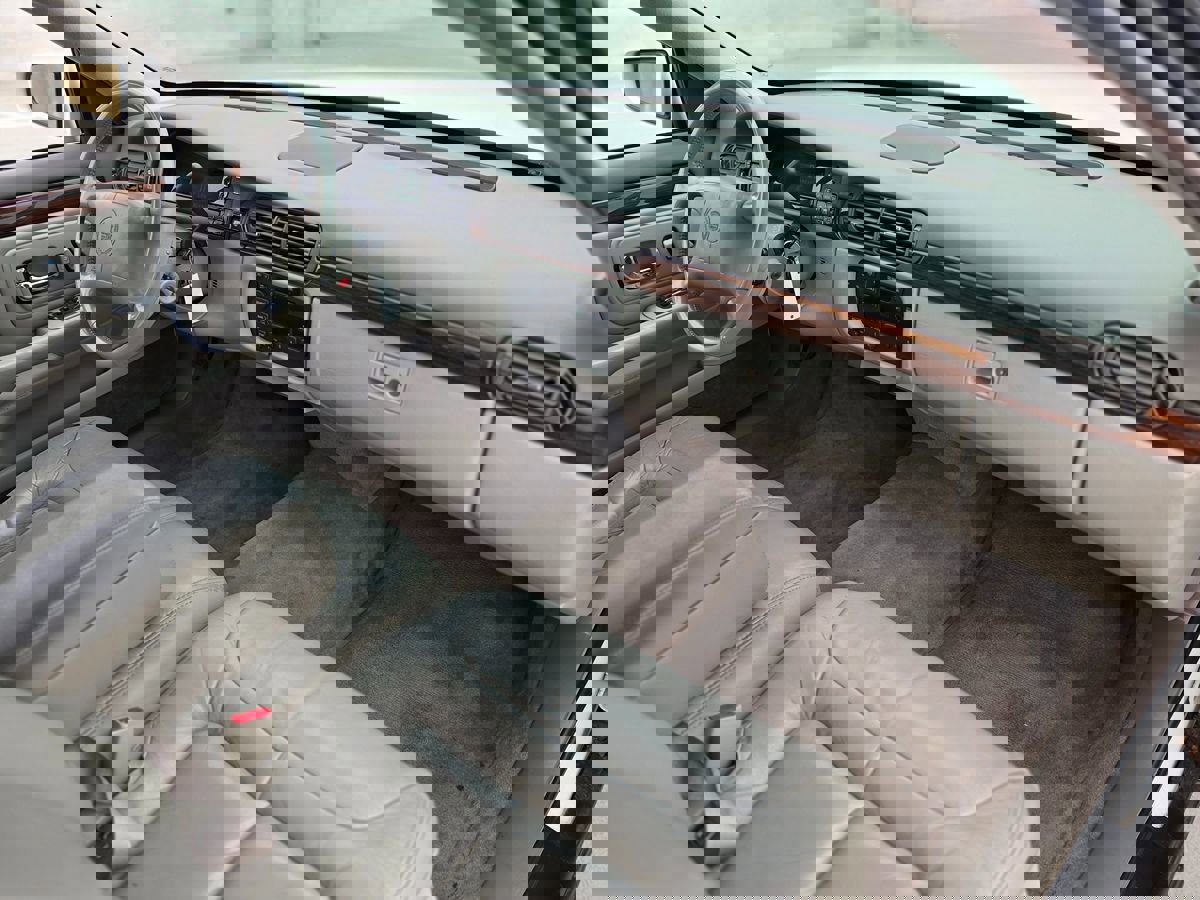 Used 1997 Cadillac De Ville D'Elegance w/ Safety/Security Pkg image 9