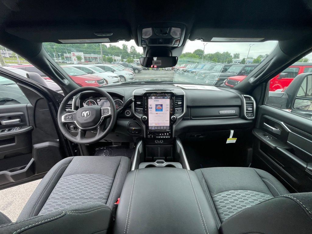 New 2026 RAM 2500 Big Horn AWD/4WD image 3