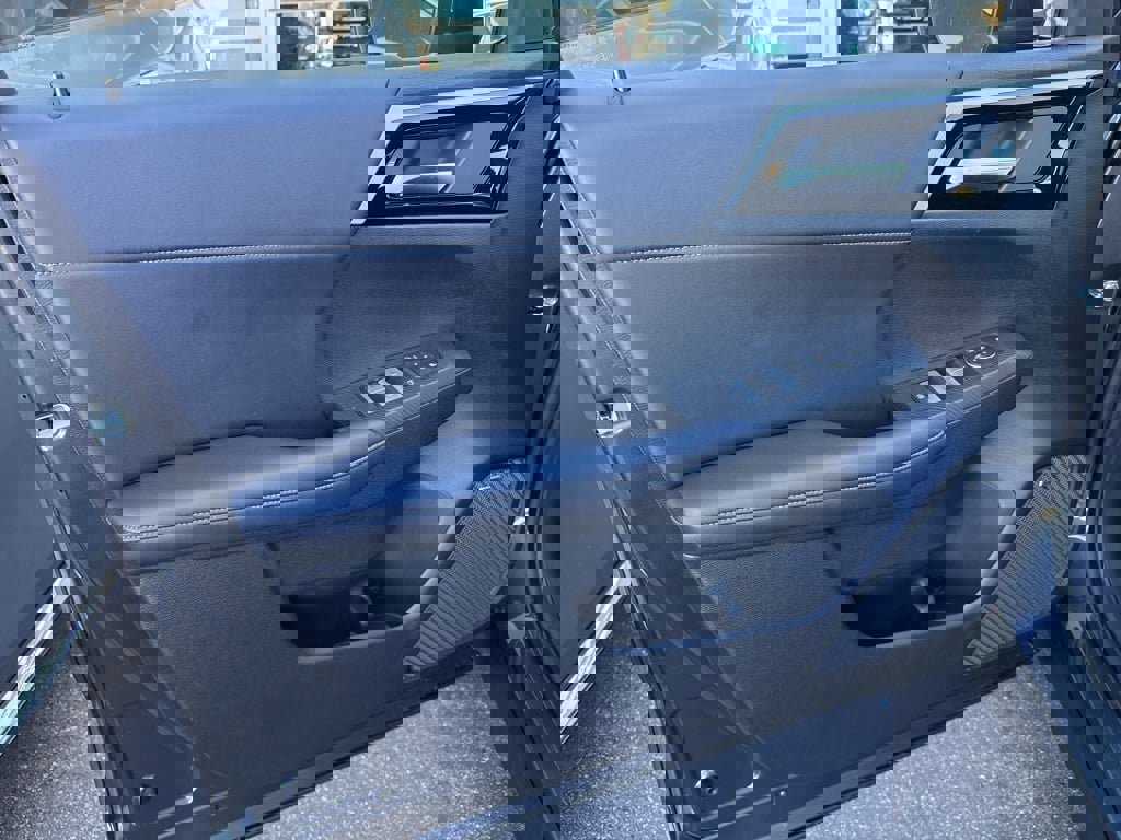 New 2025 Mitsubishi Outlander SE image 30