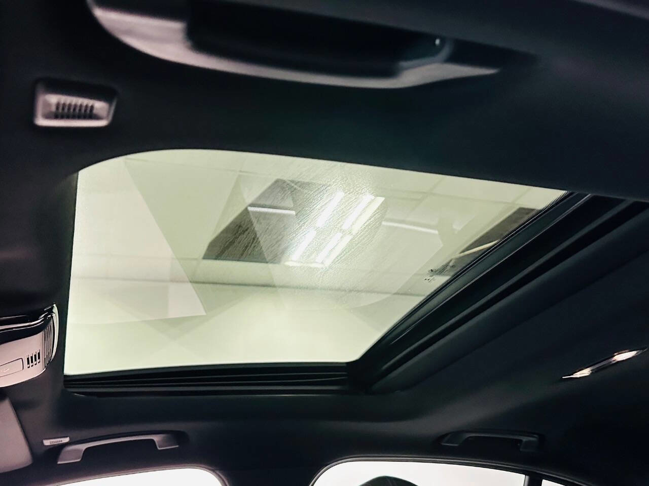 Used 2022 BMW 330i xDrive Sedan w/ Driving Assistance Package image 22