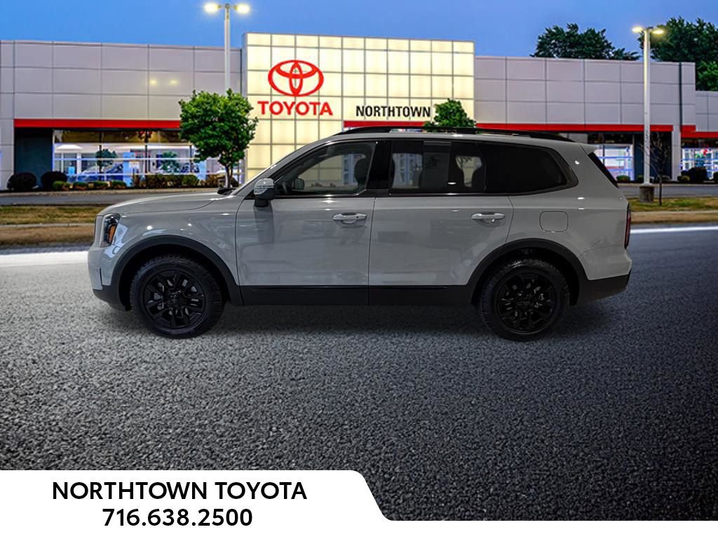 Used 2025 Kia Telluride AWD image 2