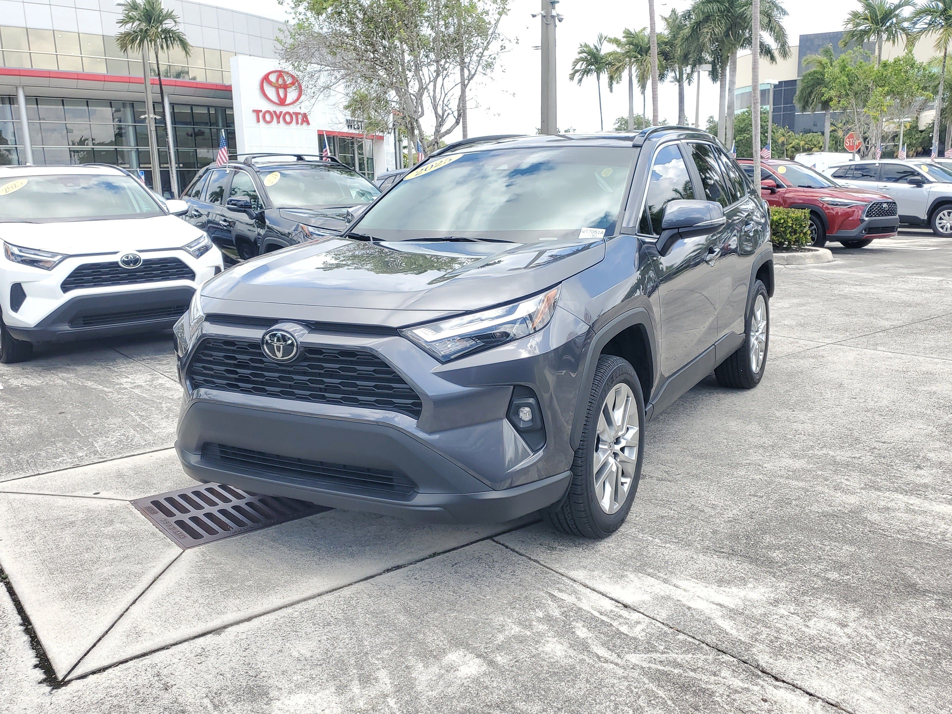 Used 2025 Toyota RAV4 XLE Premium w/ Weather Package AWD/4WD image 7