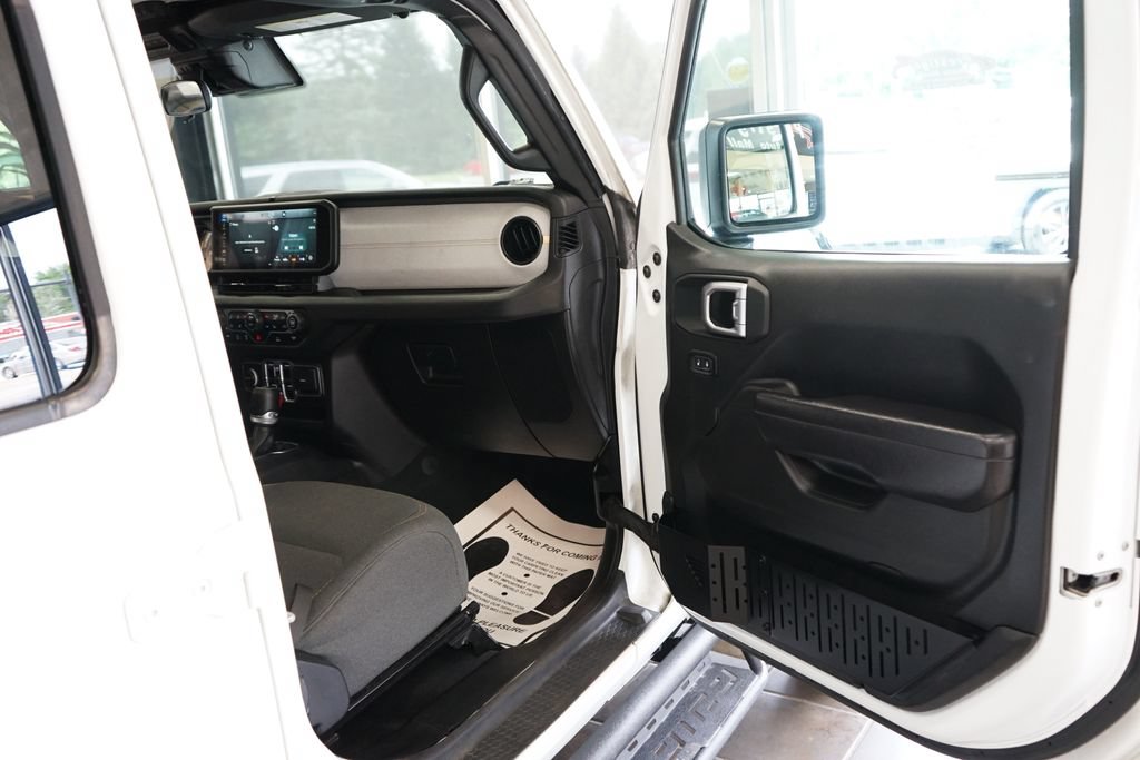 Used 2024 Jeep Wrangler Unlimited Sport AWD/4WD image 40