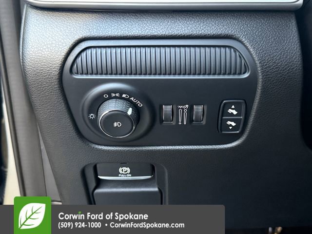 Used 2022 Jeep Wagoneer Series III w/ Flexible Seating Group image 28