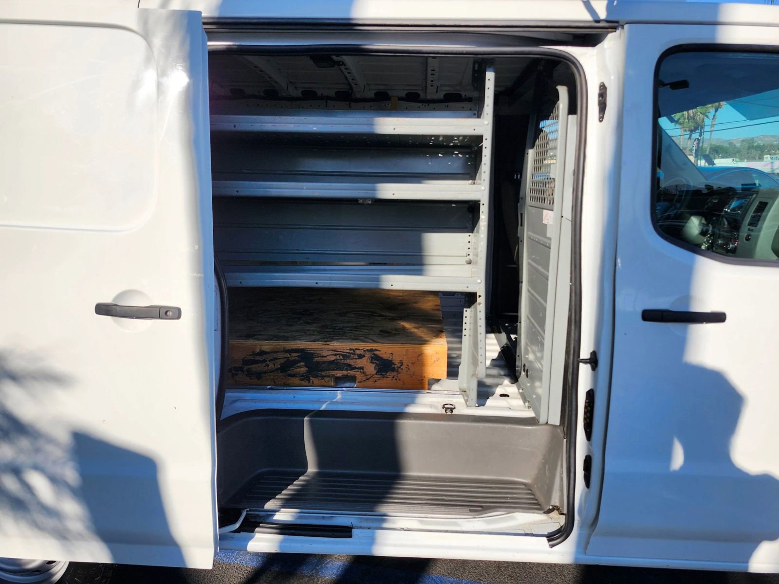 Used 2018 Nissan NV 2500 S image 18