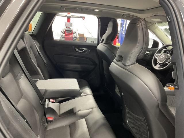 Used 2025 Volvo XC60 B5 Plus AWD/4WD image 10