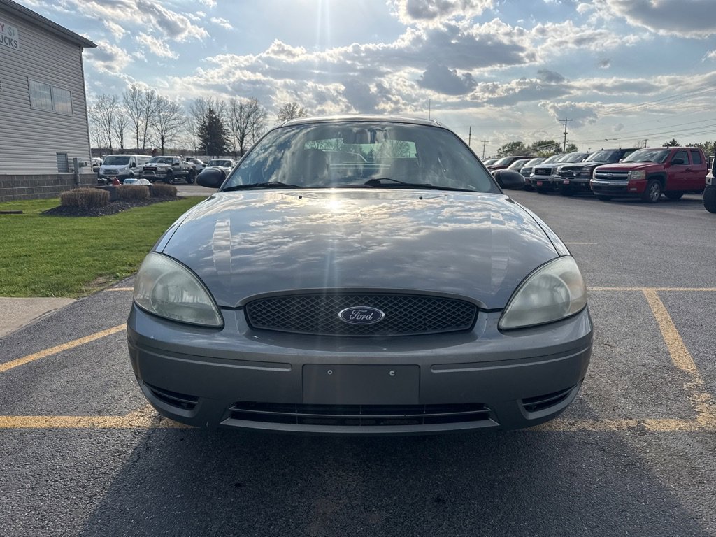 Used 2004 Ford Taurus SE FWD image 3