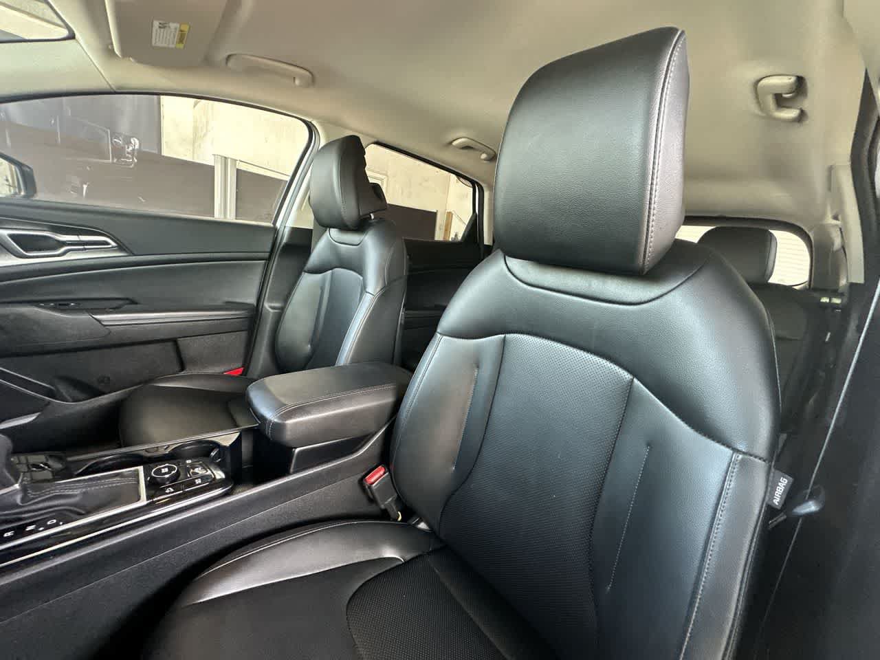 Used 2024 Kia Sportage EX FWD image 14