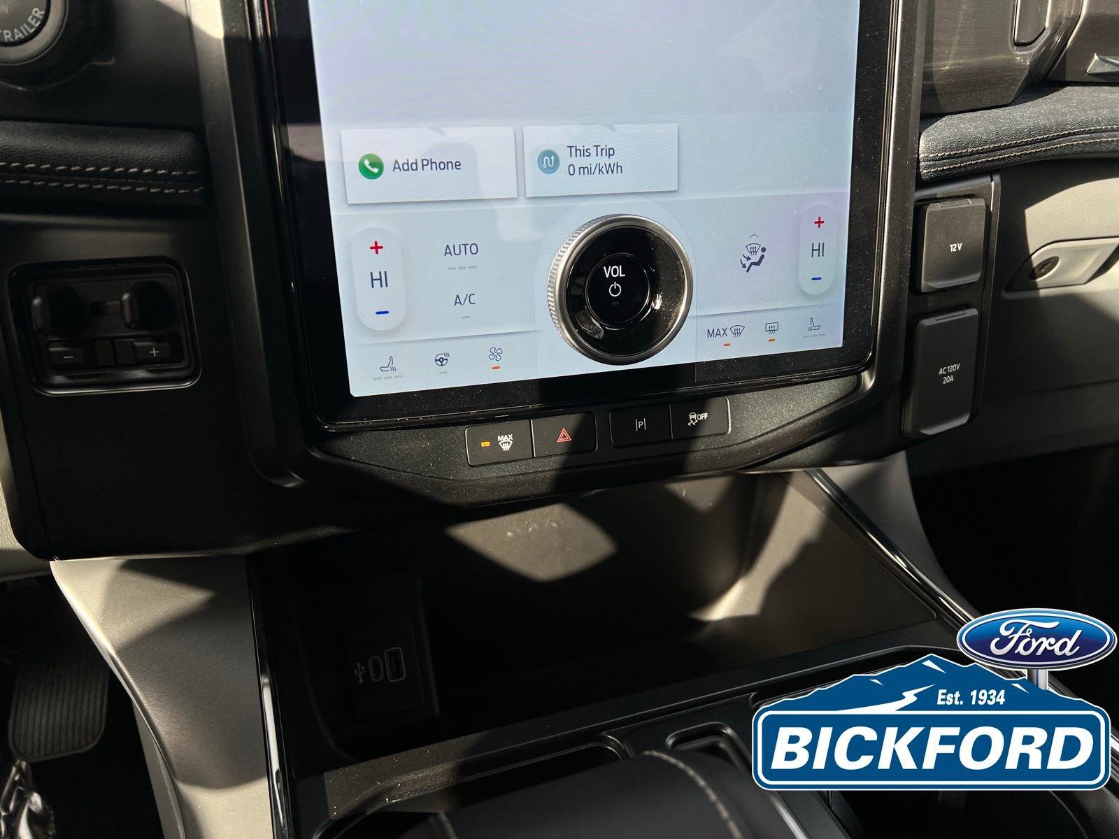 New 2025 Ford F150 Lightning Flash AWD/4WD image 14